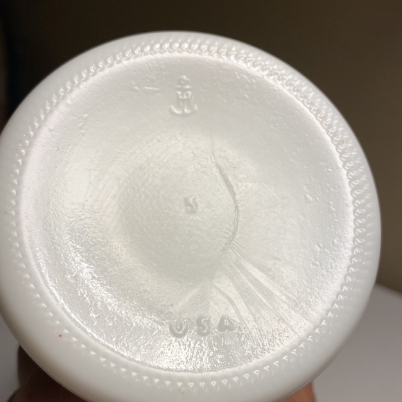 Anchor Hocking Milk Glass Vase or Candle Holder - Picture 3 of 5